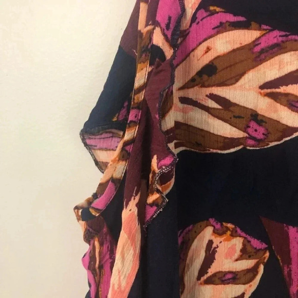 Mossimo Navy Ruffle Back Cut-out Flowy Spaghetti Strap top Size M GUC - Picture 4 of 8